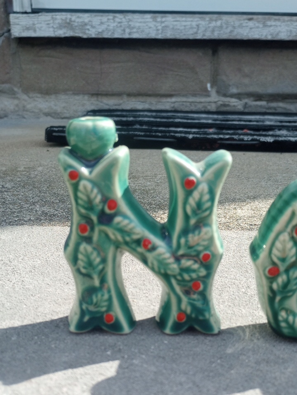 Vintage Ceramic Christmas Holiday Green Noel Letters w/ Red Holly Pattern - Picture 2 of 7
